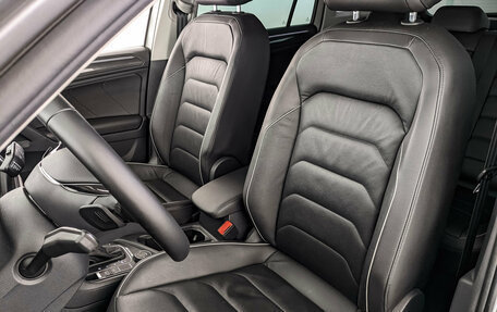 Volkswagen Tiguan II, 2018 год, 2 910 000 рублей, 20 фотография