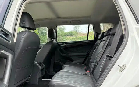 Volkswagen Tiguan II, 2023 год, 1 793 700 рублей, 9 фотография