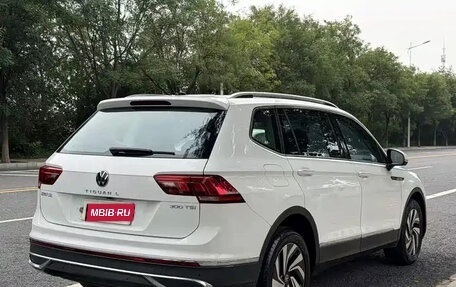 Volkswagen Tiguan II, 2023 год, 1 793 700 рублей, 6 фотография