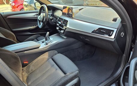 BMW 5 серия, 2019 год, 3 390 000 рублей, 18 фотография