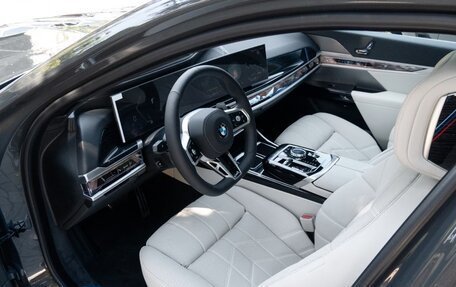 BMW 7 серия, 2025 год, 13 590 001 рублей, 13 фотография