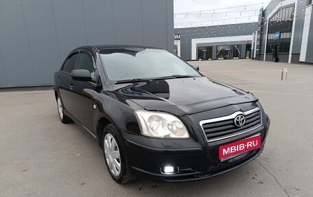 Toyota Avensis III рестайлинг, 2004 год, 599 000 рублей, 1 фотография