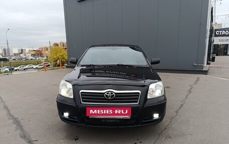 Toyota Avensis III рестайлинг, 2004 год, 599 000 рублей, 2 фотография