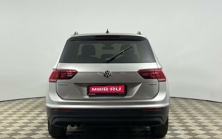 Volkswagen Tiguan II, 2020 год, 2 370 000 рублей, 4 фотография