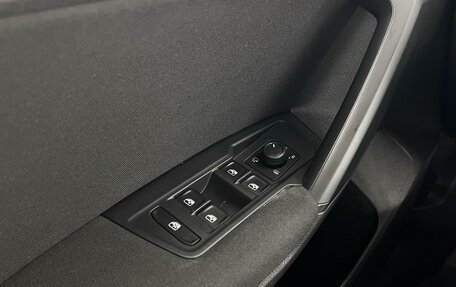 Volkswagen Tiguan II, 2020 год, 2 370 000 рублей, 21 фотография