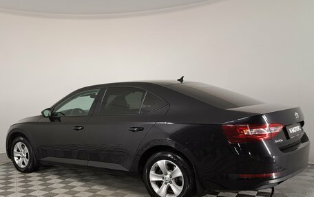 Skoda Superb III рестайлинг, 2018 год, 1 790 000 рублей, 7 фотография
