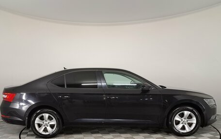 Skoda Superb III рестайлинг, 2018 год, 1 790 000 рублей, 4 фотография