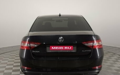 Skoda Superb III рестайлинг, 2018 год, 1 790 000 рублей, 6 фотография