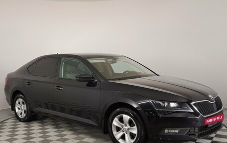 Skoda Superb III рестайлинг, 2018 год, 1 790 000 рублей, 3 фотография