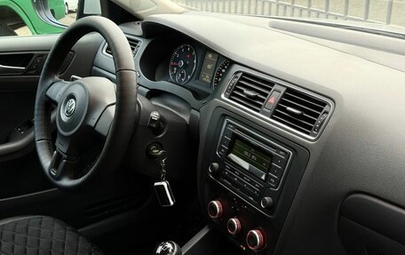 Volkswagen Jetta VI, 2014 год, 900 000 рублей, 16 фотография