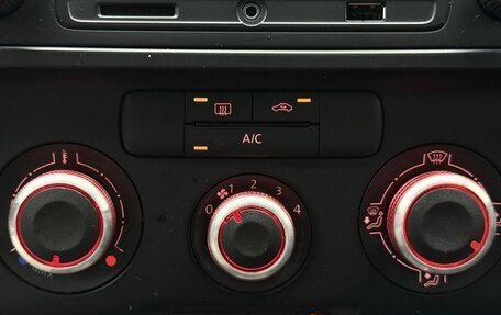 Volkswagen Jetta VI, 2014 год, 900 000 рублей, 19 фотография