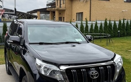 Toyota Land Cruiser Prado 150 рестайлинг 2, 2015 год, 3 400 000 рублей, 3 фотография
