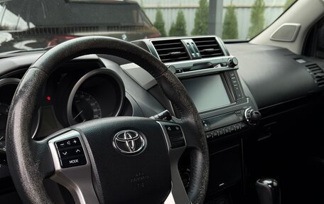 Toyota Land Cruiser Prado 150 рестайлинг 2, 2015 год, 3 400 000 рублей, 11 фотография