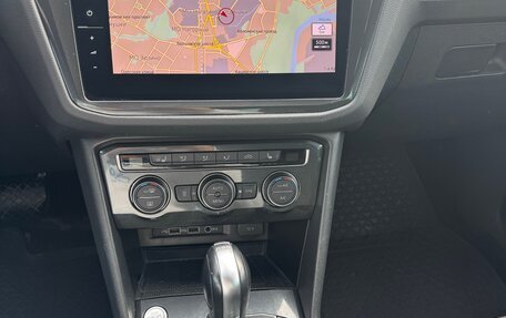 Volkswagen Tiguan II, 2018 год, 3 000 000 рублей, 4 фотография