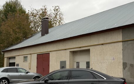 Audi A8, 2012 год, 1 350 000 рублей, 2 фотография