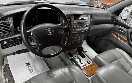 Toyota Land Cruiser 100 рестайлинг 2, 2005 год, 2 490 000 рублей, 8 фотография