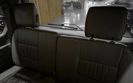 Toyota Land Cruiser 100 рестайлинг 2, 2005 год, 2 490 000 рублей, 14 фотография