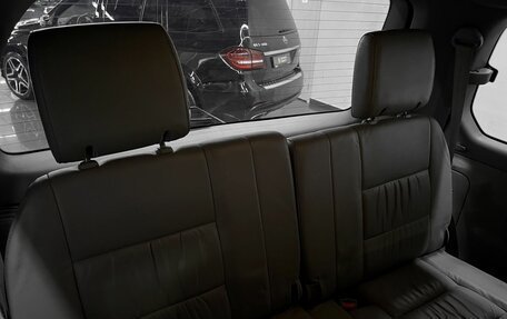 Toyota Land Cruiser 100 рестайлинг 2, 2005 год, 2 490 000 рублей, 15 фотография