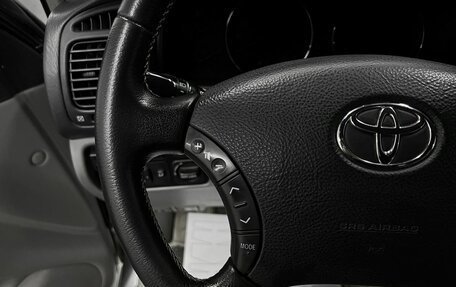 Toyota Land Cruiser 100 рестайлинг 2, 2005 год, 2 490 000 рублей, 18 фотография