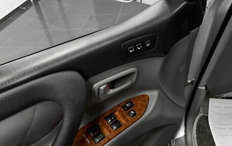Toyota Land Cruiser 100 рестайлинг 2, 2005 год, 2 490 000 рублей, 26 фотография