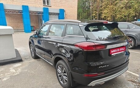 Geely Atlas, 2023 год, 2 300 000 рублей, 3 фотография