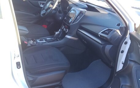 Subaru Forester, 2018 год, 2 150 000 рублей, 10 фотография