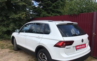 Volkswagen Tiguan II, 2018 год, 2 350 000 рублей, 1 фотография