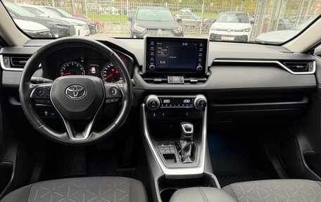 Toyota RAV4, 2020 год, 3 499 000 рублей, 9 фотография