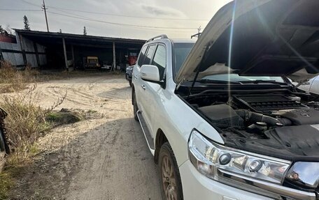 Toyota Land Cruiser 200, 2018 год, 4 900 000 рублей, 2 фотография