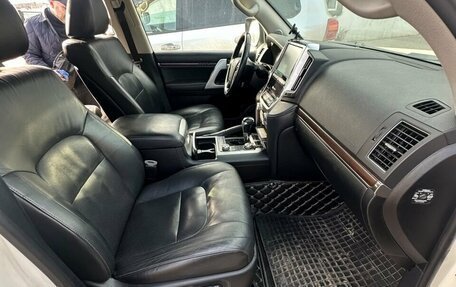Toyota Land Cruiser 200, 2018 год, 4 900 000 рублей, 8 фотография