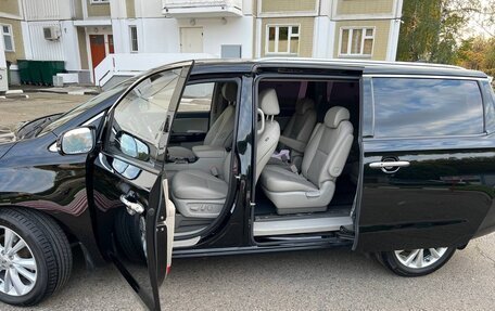KIA Carnival III, 2018 год, 2 800 000 рублей, 1 фотография