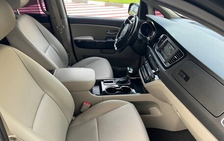 KIA Carnival III, 2018 год, 2 800 000 рублей, 3 фотография