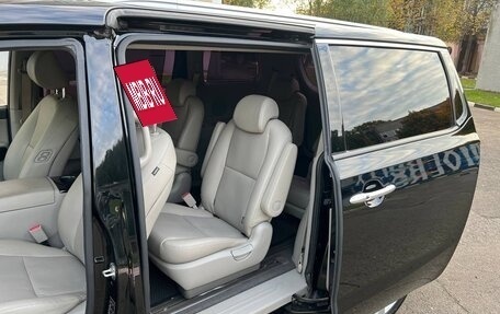 KIA Carnival III, 2018 год, 2 800 000 рублей, 4 фотография