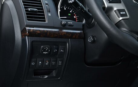 Toyota Land Cruiser 200, 2013 год, 3 199 000 рублей, 9 фотография