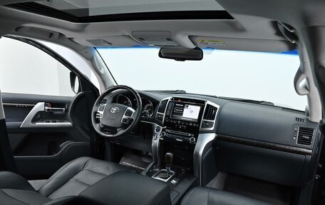 Toyota Land Cruiser 200, 2013 год, 3 199 000 рублей, 10 фотография