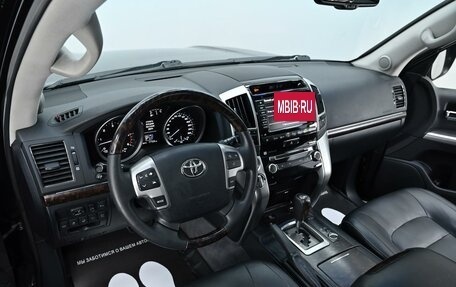 Toyota Land Cruiser 200, 2013 год, 3 199 000 рублей, 6 фотография