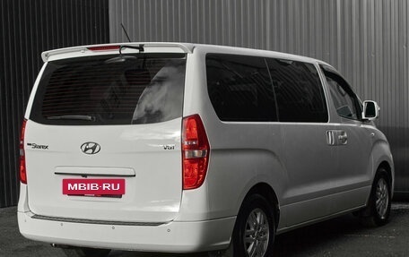 Hyundai Grand Starex Grand Starex I рестайлинг 2, 2017 год, 2 590 000 рублей, 6 фотография