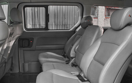Hyundai Grand Starex Grand Starex I рестайлинг 2, 2017 год, 2 590 000 рублей, 18 фотография