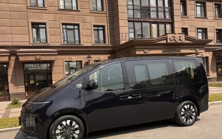 Hyundai Staria, 2021 год, 6 300 000 рублей, 1 фотография