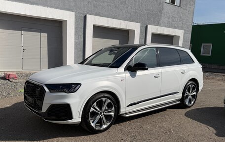 Audi Q7, 2022 год, 11 000 000 рублей, 4 фотография