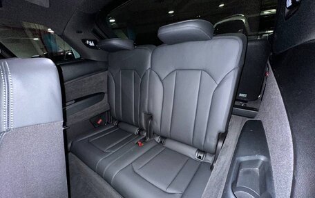Audi Q7, 2022 год, 11 000 000 рублей, 17 фотография