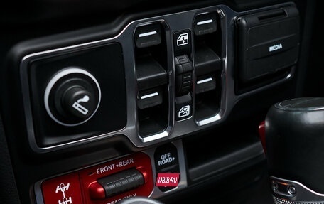 Jeep Gladiator, 2022 год, 5 890 000 рублей, 33 фотография
