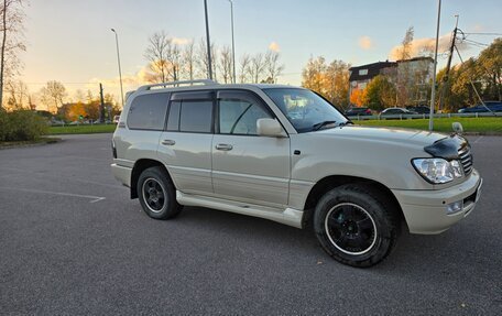 Toyota Land Cruiser 100 рестайлинг 2, 2004 год, 2 000 000 рублей, 3 фотография