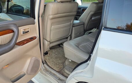 Toyota Land Cruiser 100 рестайлинг 2, 2004 год, 2 000 000 рублей, 14 фотография