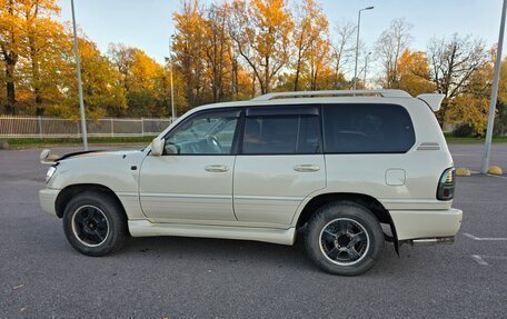 Toyota Land Cruiser 100 рестайлинг 2, 2004 год, 2 000 000 рублей, 10 фотография