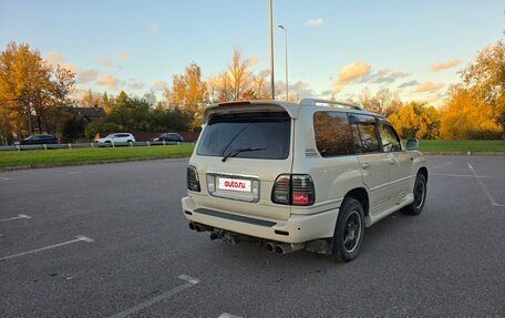 Toyota Land Cruiser 100 рестайлинг 2, 2004 год, 2 000 000 рублей, 6 фотография