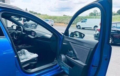 Opel Astra, 2023 год, 3 080 000 рублей, 27 фотография