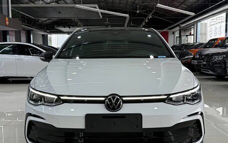 Volkswagen Golf VIII, 2023 год, 2 140 000 рублей, 2 фотография