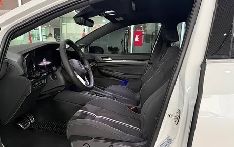 Volkswagen Golf VIII, 2023 год, 2 140 000 рублей, 10 фотография