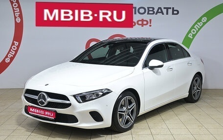 Mercedes-Benz A-Класс, 2020 год, 3 280 000 рублей, 1 фотография